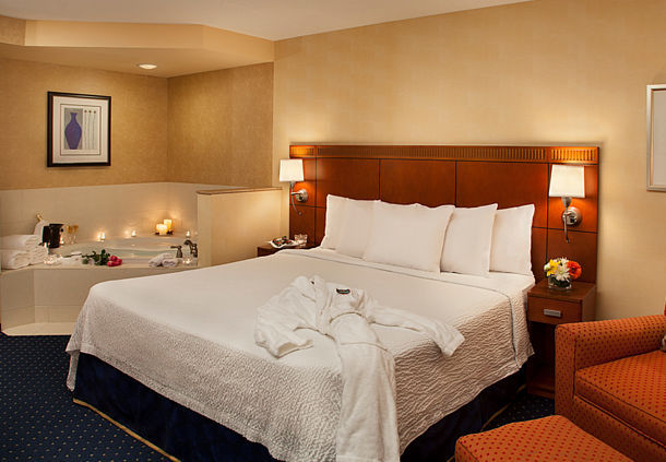 Courtyard by Marriott Toronto Brampton | 90 Biscayne Crescent, Brampton, ON L6W 4S1, Canada | Phone: (905) 455-9000