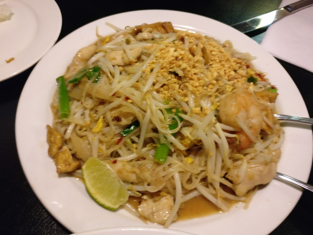 Lily Thai Cuisine | 15 Ashby Field Rd #13, Brampton, ON L6X 3B7, Canada | Phone: (905) 874-1688