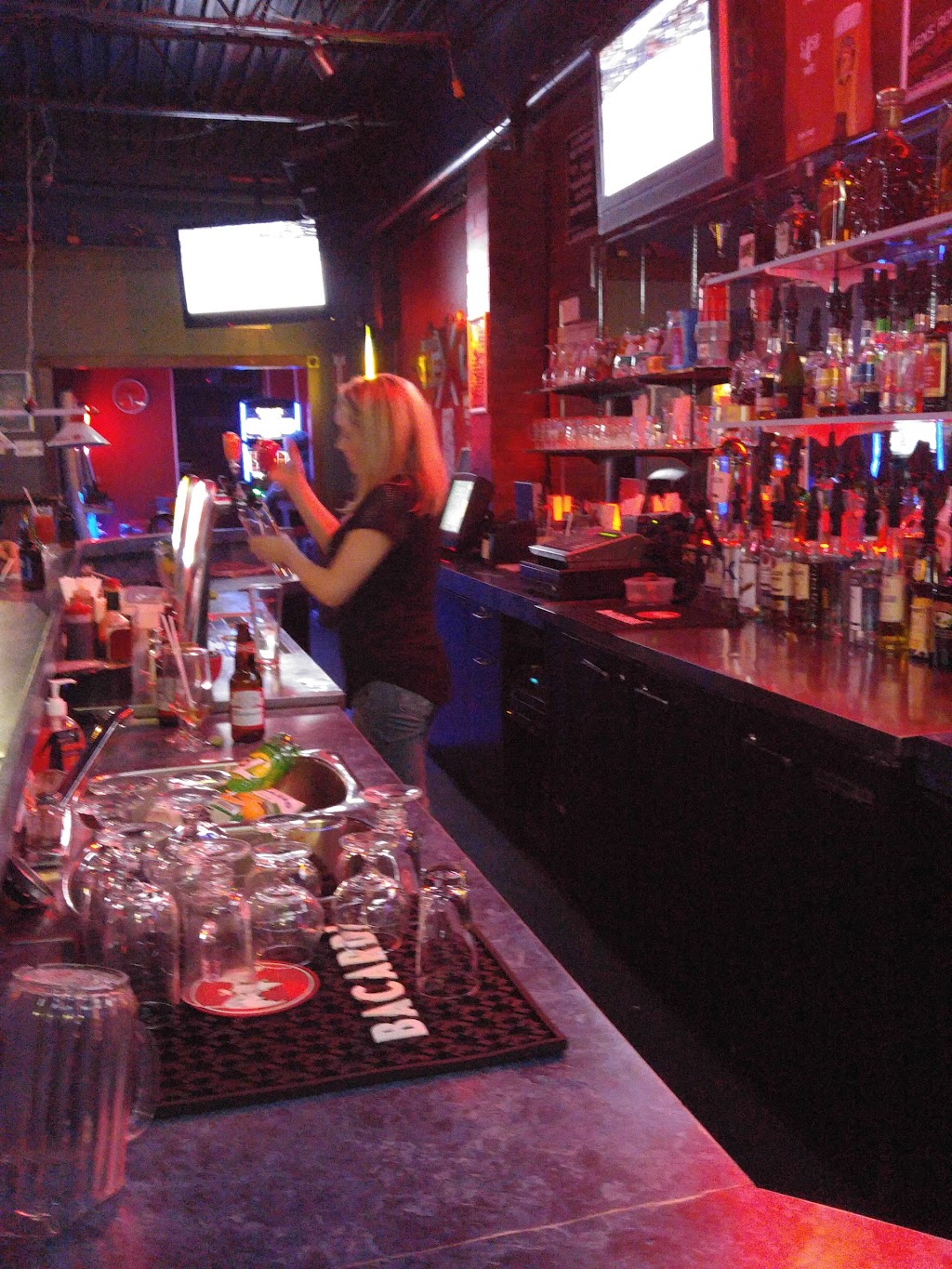 Bar Lexus | 5490 Mnt Saint-Hubert, Saint-Hubert, QC J3Y 1V9, Canada | Phone: (450) 445-1599