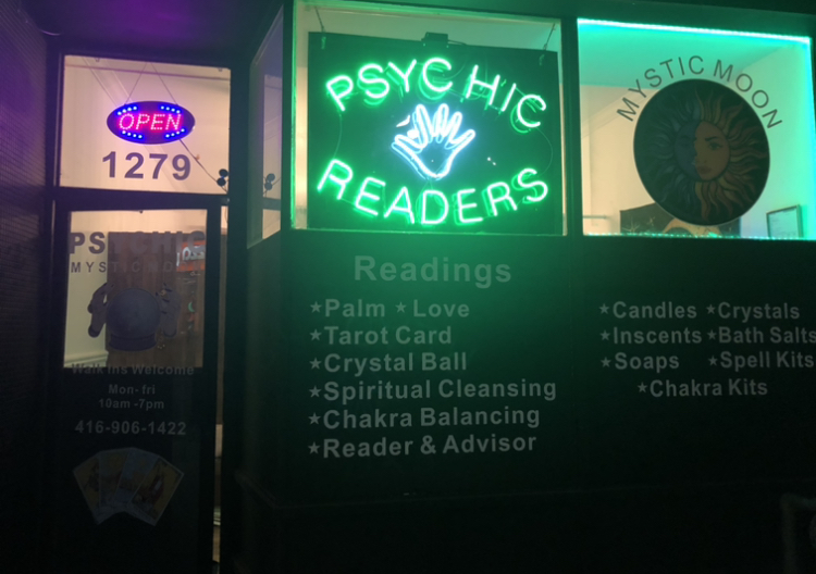 Psychic mystic moon | 1279 Gerrard St E, Toronto, ON M4L 1Y5, Canada | Phone: (416) 906-1422