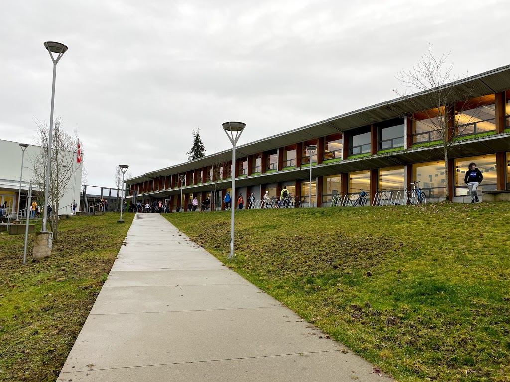 École Pitt River Community Middle School | 2070 Tyner St, Port Coquitlam, BC V3C 2Z1, Canada | Phone: (604) 942-0267