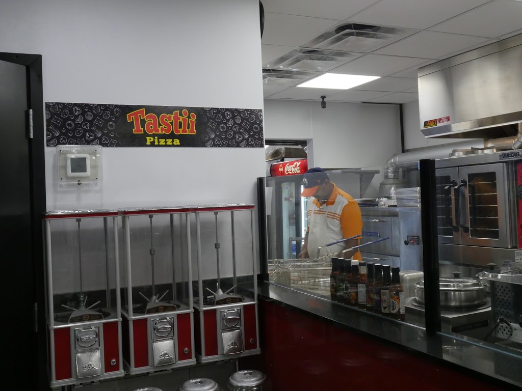 Tastii Donair & Pizza | 9520 163 St NW, Edmonton, AB T5P 3M9, Canada | Phone: (780) 484-4444