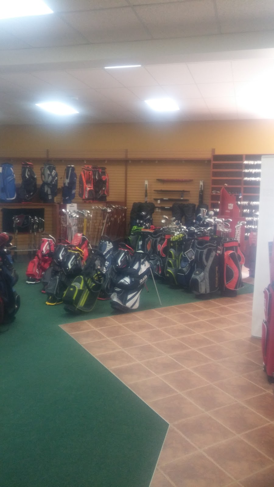 Swing De Golf Inc | 140 Rue Jacques-Nau, Lévis, QC G6V 9J4, Canada | Phone: (418) 838-0030