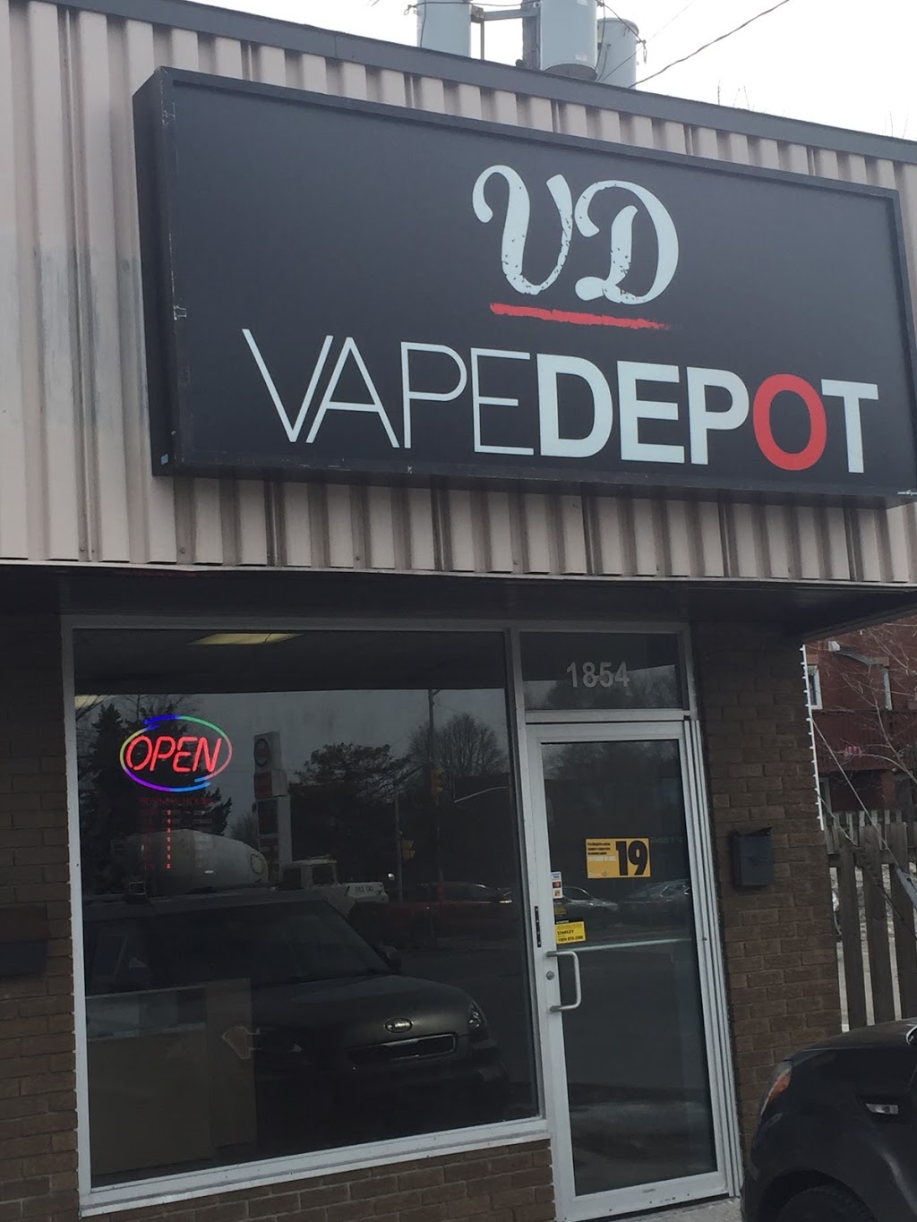 Vape Dépôt Ottawa | 1854 Carling Ave, Ottawa, ON K2A 1E3, Canada | Phone: (819) 319-1704