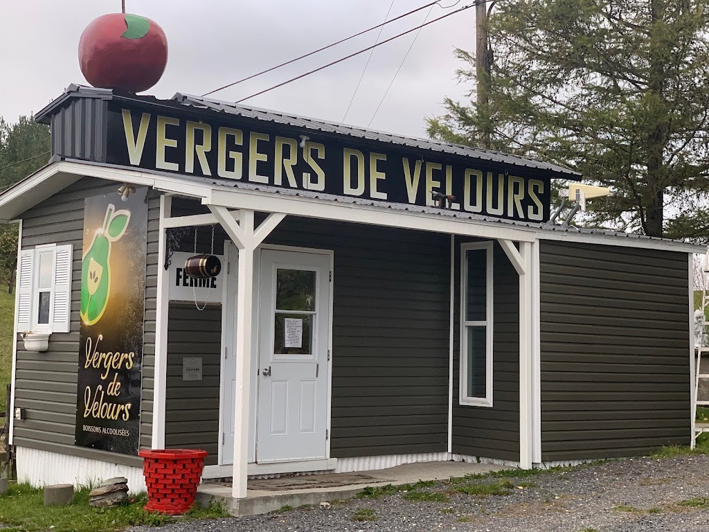 Vergers de Velours | 324 QC-169, Saint-Henri-de-Taillon, QC G0W 2X0, Canada | Phone: (418) 347-4639