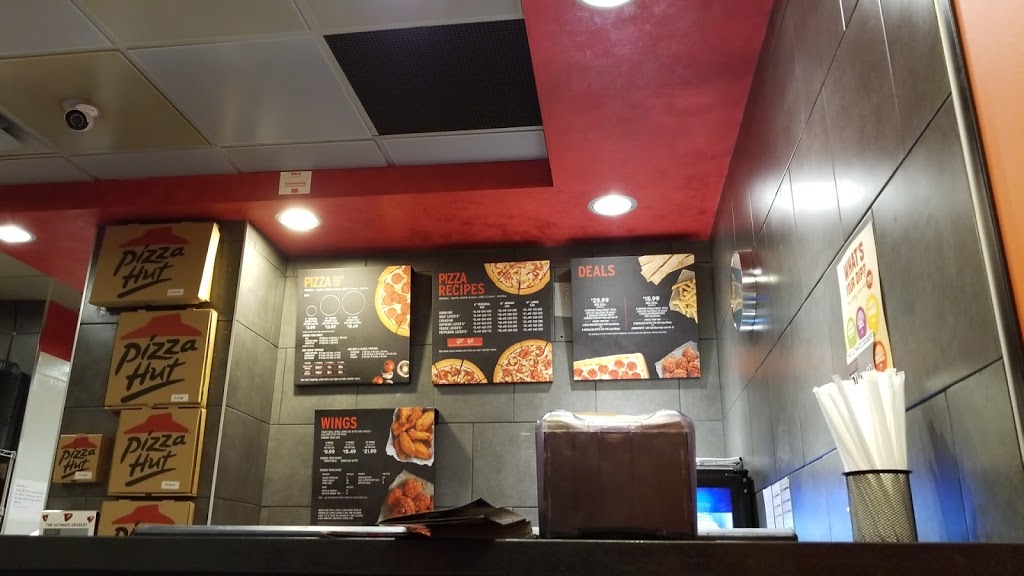 Pizza Hut | 611 Holly Ave, Milton, ON L9T 0K4, Canada | Phone: (905) 636-1233