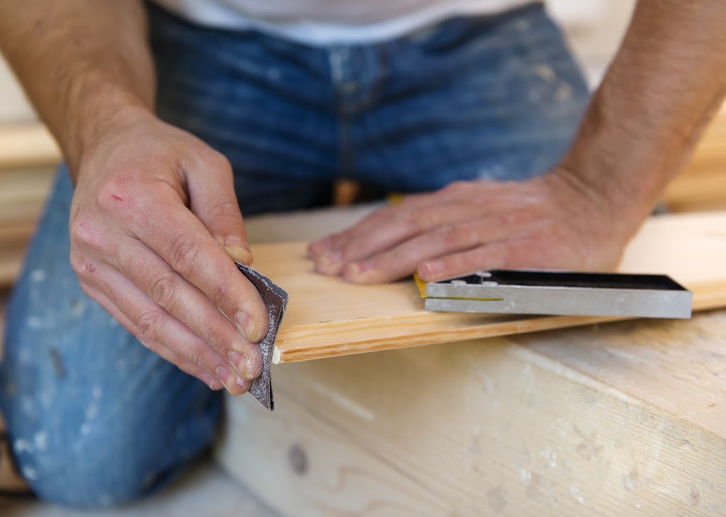 Pose et sablage de plancher - Plancher ESD | 8401 Avenue du Chardonnet, Anjou, QC H1K 1B7, Canada | Phone: (438) 448-3714