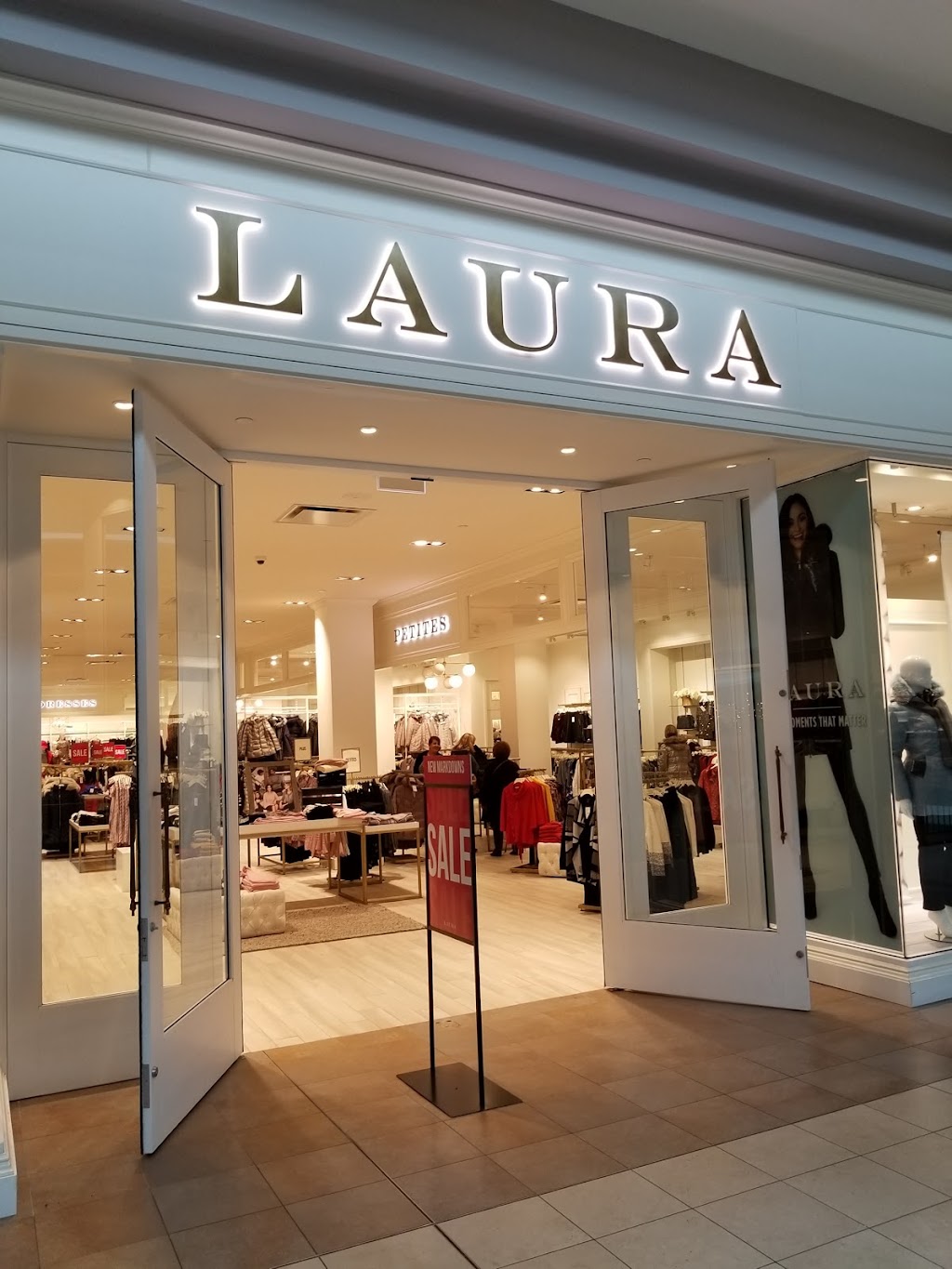 Laura | 1800 Sheppard Ave E, North York, ON M2J 5A7, Canada | Phone: (416) 490-6326