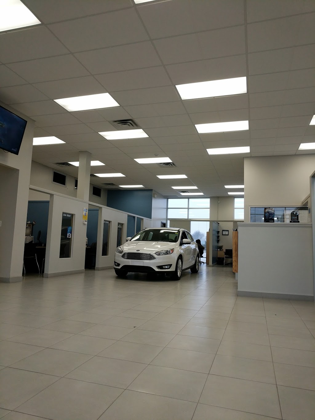 Ken Knapp Ford | 390 Talbot St N, Essex, ON N8M 2W4, Canada | Phone: (519) 776-6447