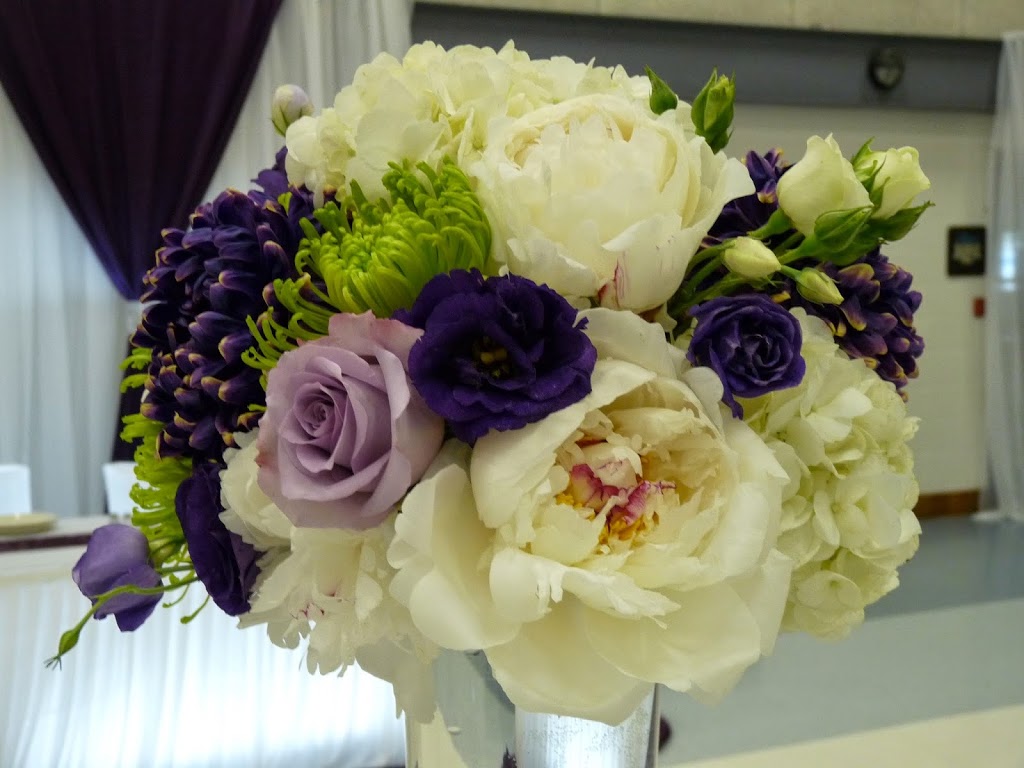 Freys Flowers Ltd. | 19 First St E, Elmira, ON N3B 2E6, Canada | Phone: (519) 669-8511