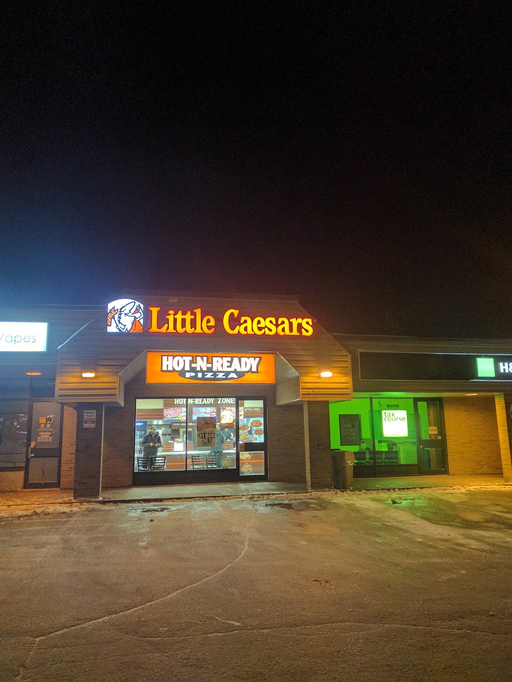 Little Caesars Pizza | 531 N Bayfield St, Barrie, ON L4M 3C3, Canada | Phone: (705) 728-5055