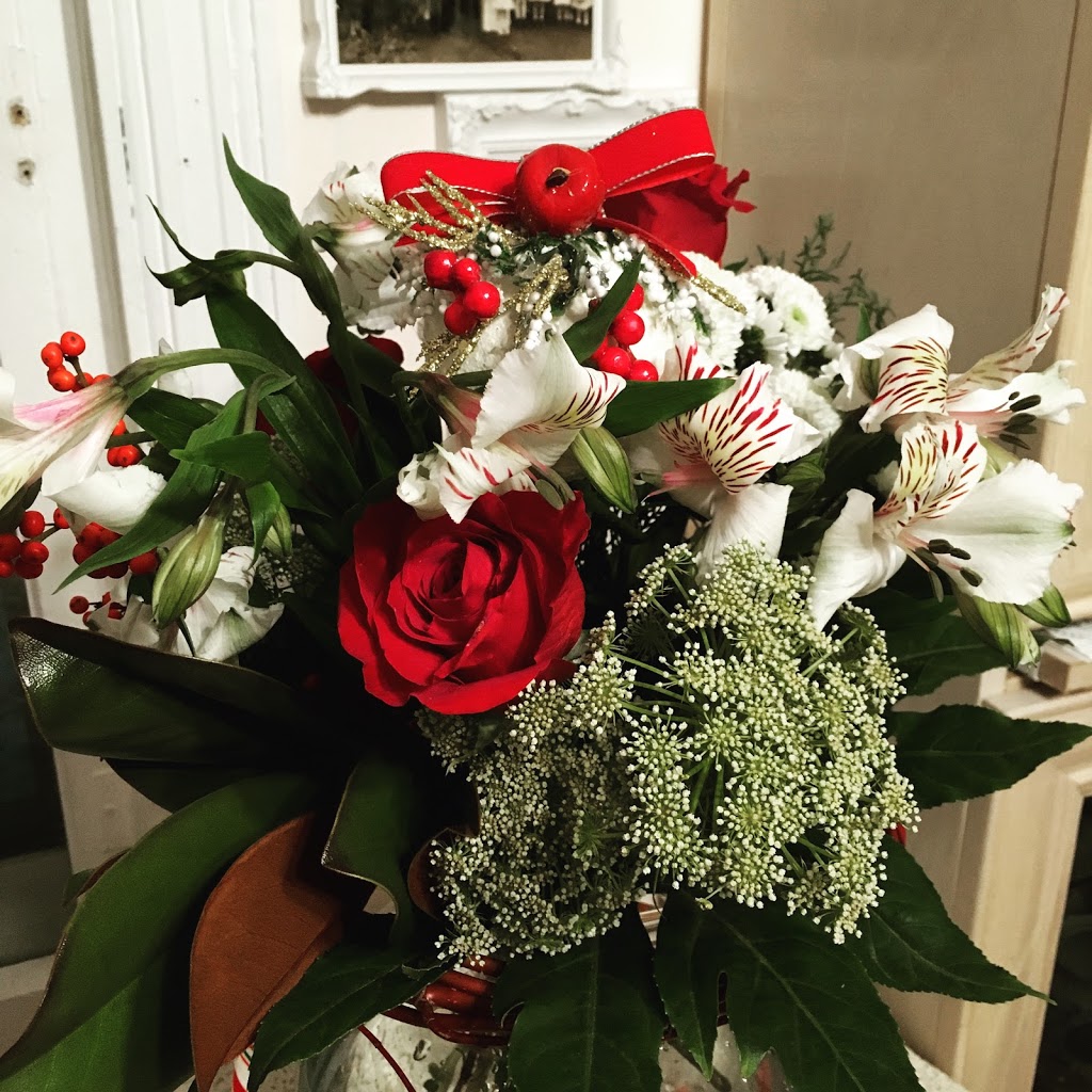 Bouquets & Bouquins | 405 Rue Saint Paul, Saint-Ubalde, QC G0A 4L0, Canada | Phone: (418) 283-4610