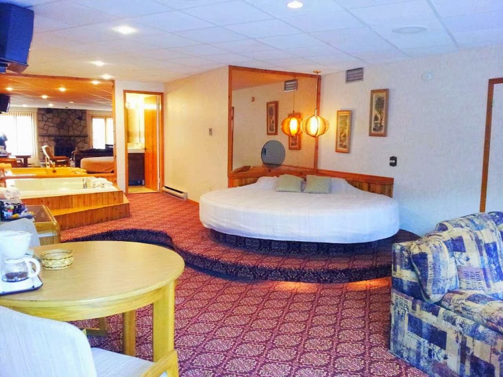 Hotel-Motel La Marquise | 1700 Rue Wellington S, Sherbrooke, QC J1M 1K9, Canada | Phone: (819) 563-2411