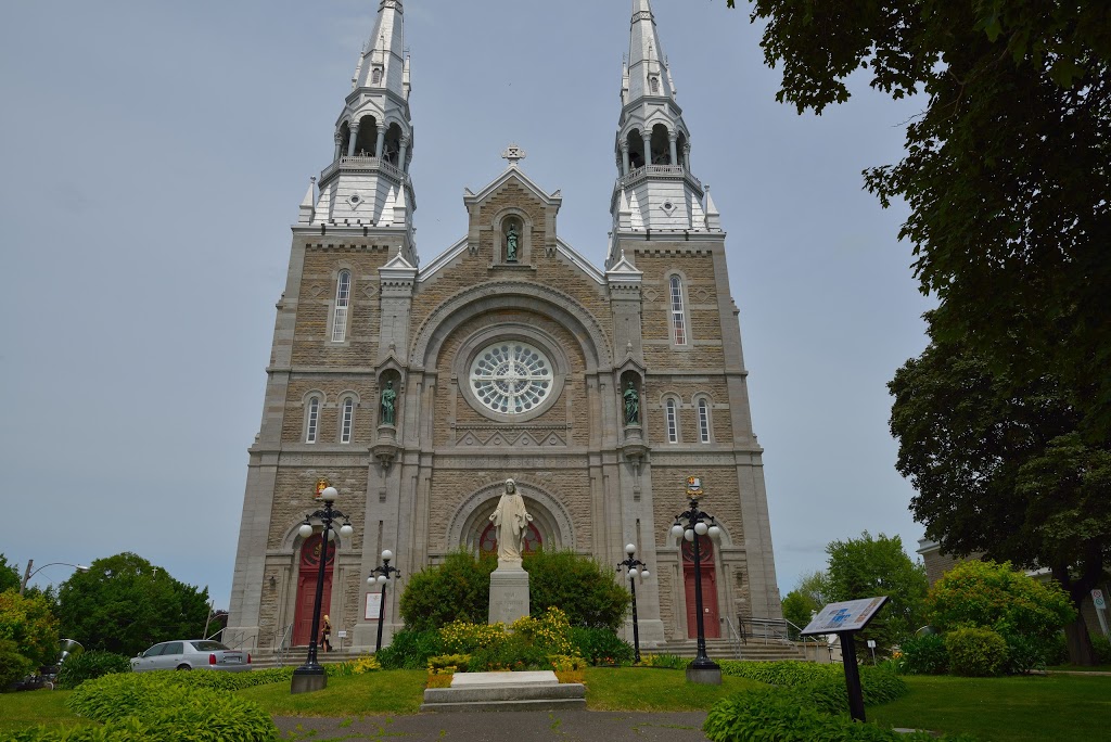 St Anne of Varennes Basilica | 30 Rue de la Fabrique, Varennes, QC J3X 1R1, Canada | Phone: (450) 652-2441