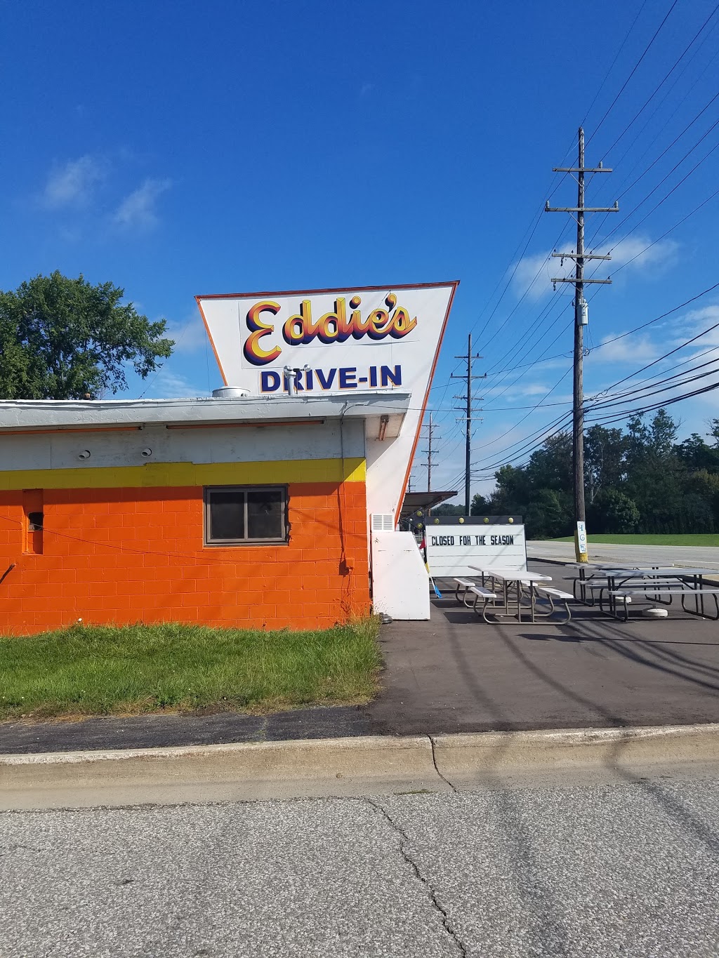 Eddies Drive In | 36111 Jefferson Ave, Harrison Charter Township, MI 48045, USA | Phone: (586) 469-2345