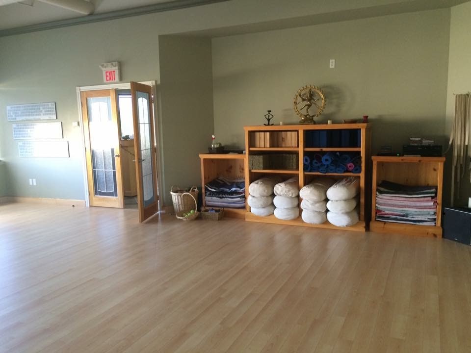 Juici Yoga | 826 King St N #21, Waterloo, ON N2J 4G8, Canada | Phone: (519) 572-9522