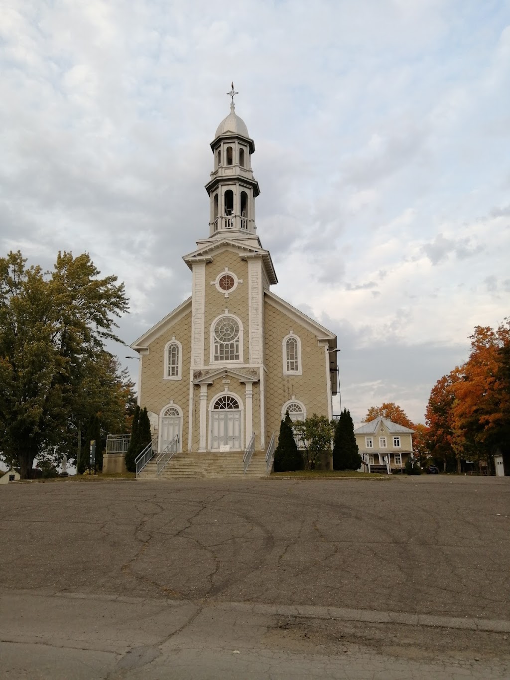 Fabrique De La Paroisse De St | 297 Rue Principale E, Saint-Joseph-de-Kamouraska, QC G0L 3P0, Canada | Phone: (418) 493-2008