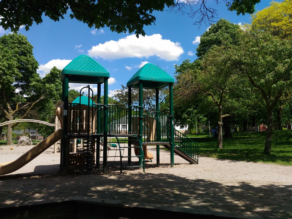 Wanless Park | 250 Wanless Ave, Toronto, ON M4N 1W5, Canada | Phone: (416) 392-2489