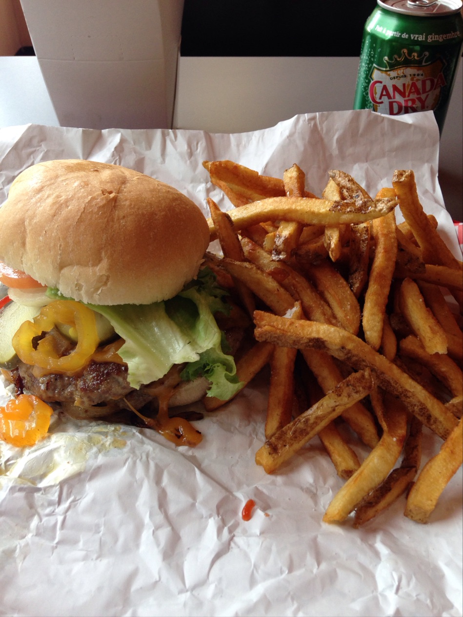 YummY Real Burger | 13207 Lundys Ln, Niagara Falls, ON L2E 6S4, Canada | Phone: (905) 227-6006