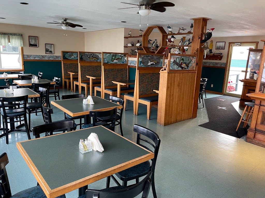 White Gull Restaurant & Marina | 58 S Water St, Lockeport, NS B0T 1L0, Canada | Phone: (902) 656-2822