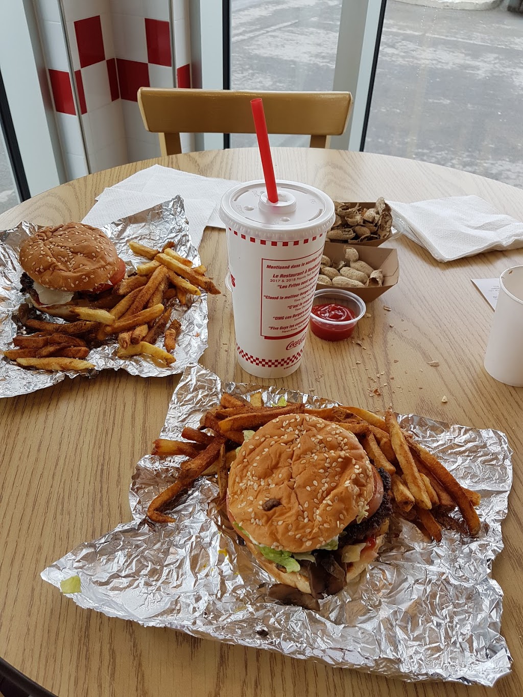 Five Guys | 1371 Boulevard Michèle-Bohec, Blainville, QC J7C 0M4, Canada | Phone: (450) 933-5078