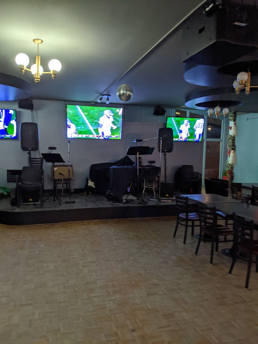 Le Diverti- Bar sportif | 711 Rue Fournier, Saint-Jérôme, QC J7Z 4W6, Canada | Phone: (450) 431-7605