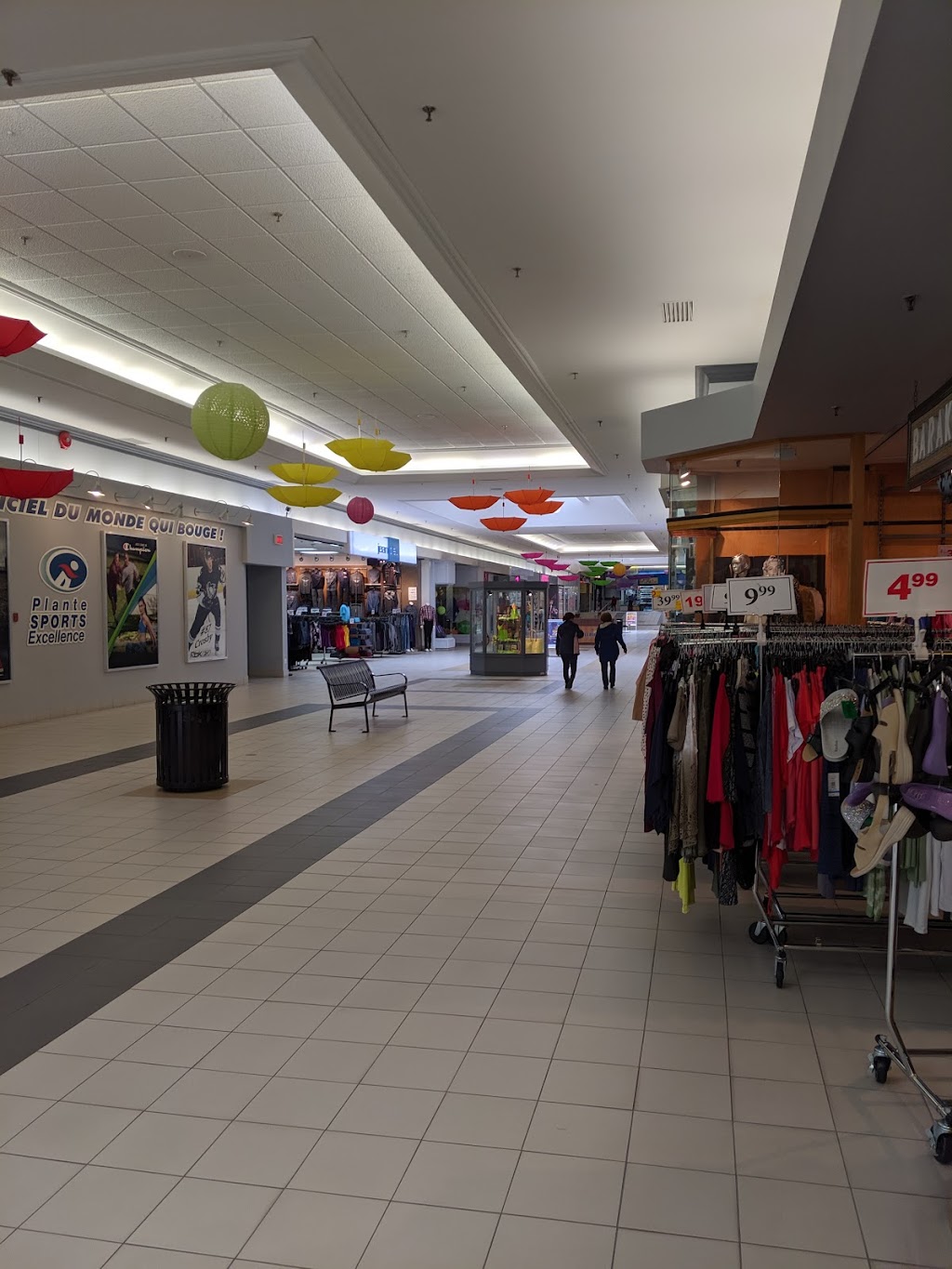Les Galeries du Cap Shopping Center | 300 Rue Barkoff, Trois-Rivières, QC G8T 2A3, Canada | Phone: (819) 373-5373