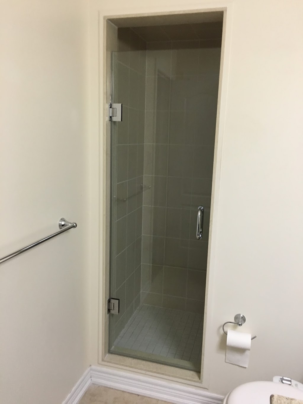 Dreamlux Glass - Custom Frameless Shower Doors | 180 Bonnie Braes Dr, Brampton, ON L6Y 5Y7, Canada | Phone: (647) 706-7495