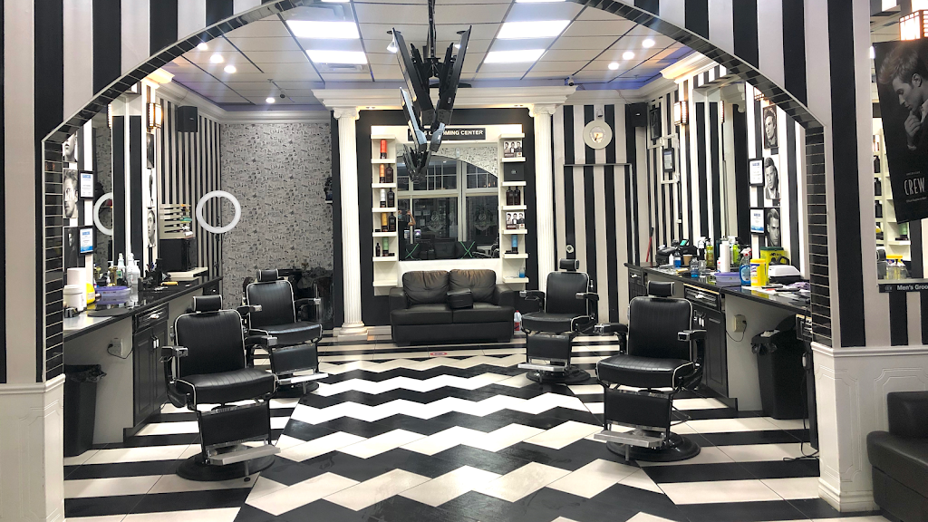 Black & White Barbers | 55 Wyndham St N T30, Guelph, ON N1H 7T8, Canada | Phone: (519) 265-2777