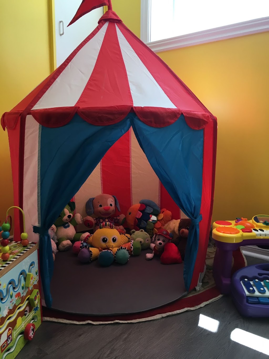 Nursery Les Génies De Chomedey | 631 Rue Carleton, Laval, QC H7W 4R6, Canada | Phone: (514) 835-3665