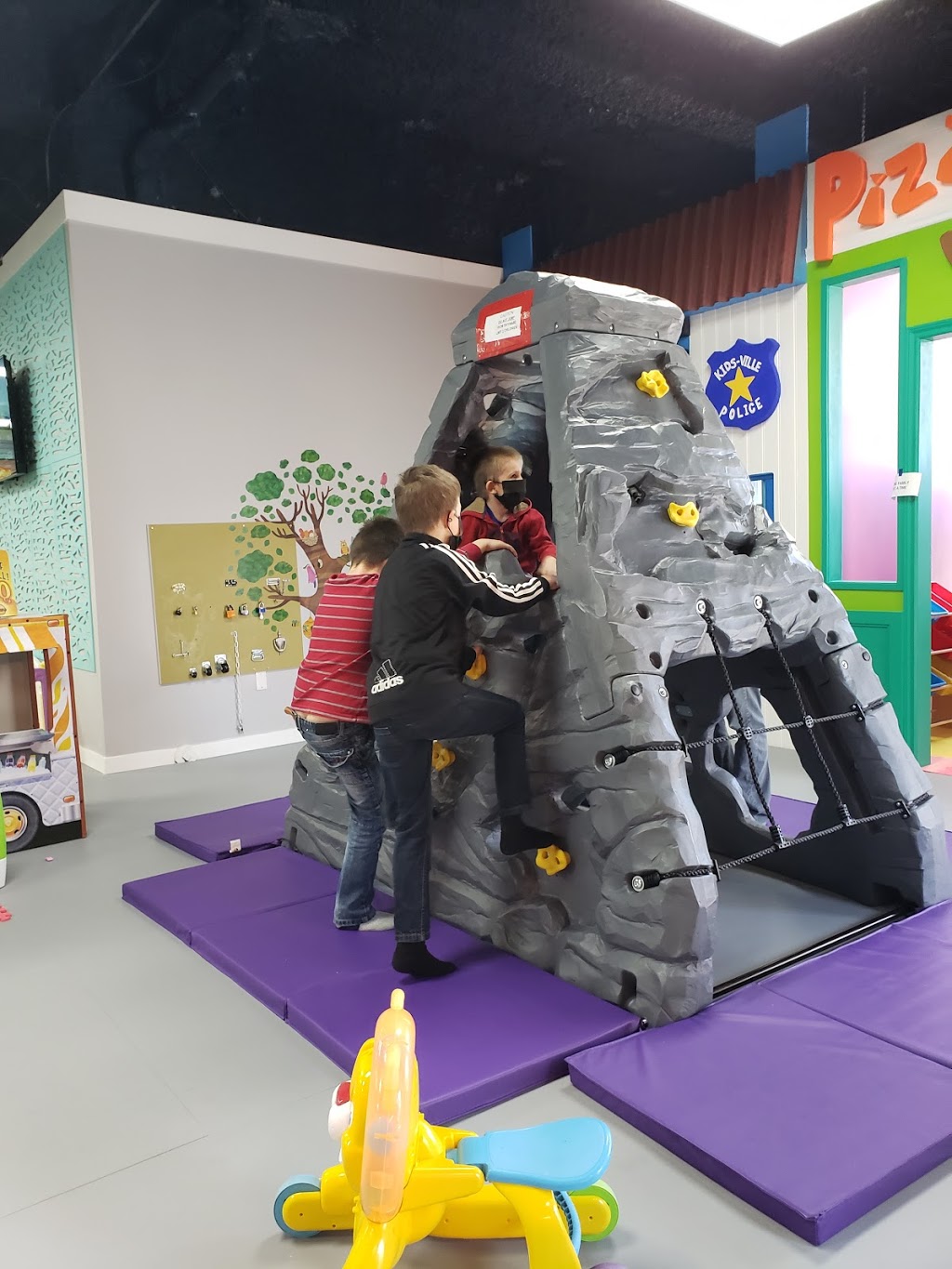 Kids Ville Indoor Playground & Cafe | 945 Innisfil Beach Rd #8, Innisfil, ON L9S 1V3, Canada | Phone: (905) 898-5032