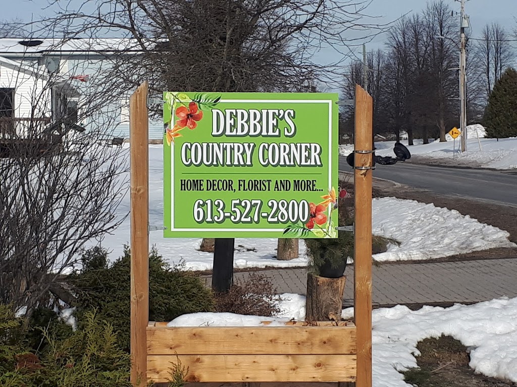 Debbies Country Corner | 18105 County Rd 22, Maxville, ON K0C 1T0, Canada | Phone: (613) 527-2800
