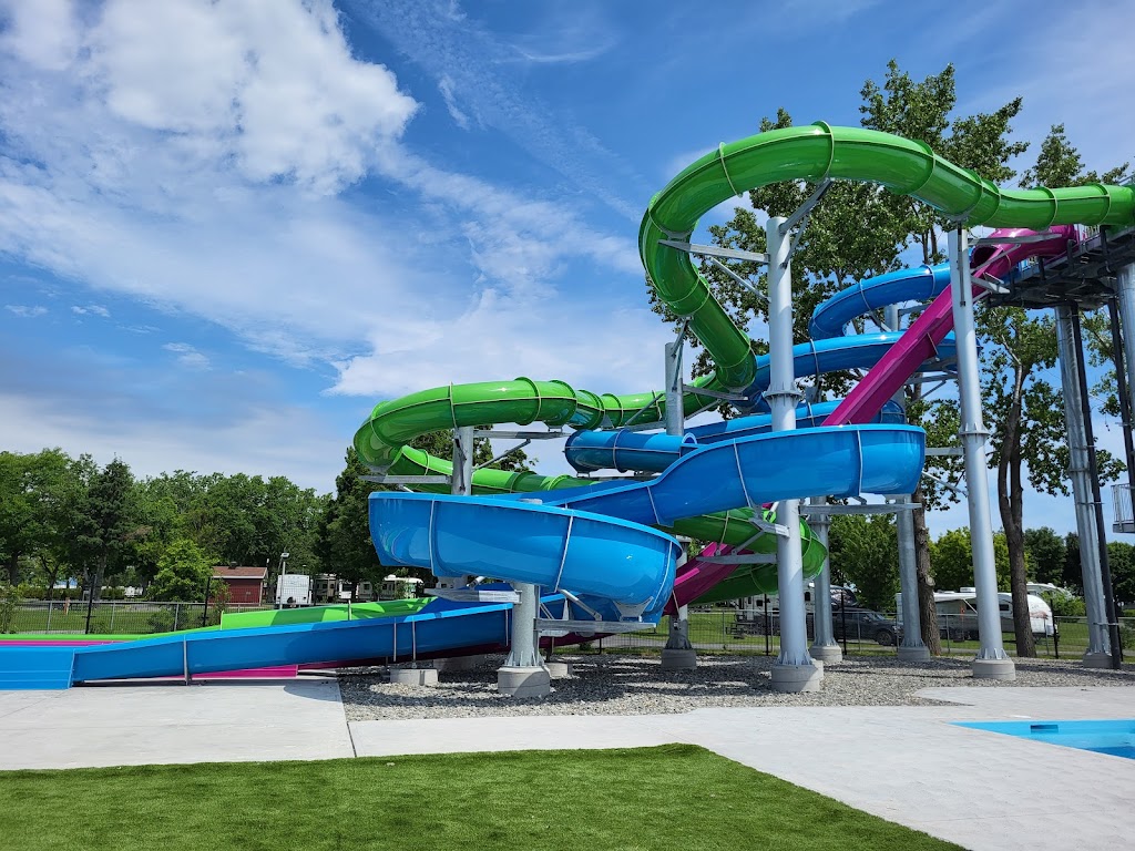 Parc aquatique Pointe-aux-Oies | 50 Av. du Bass. N, Montmagny, QC G5V 2B7, Canada | Phone: (418) 241-5156