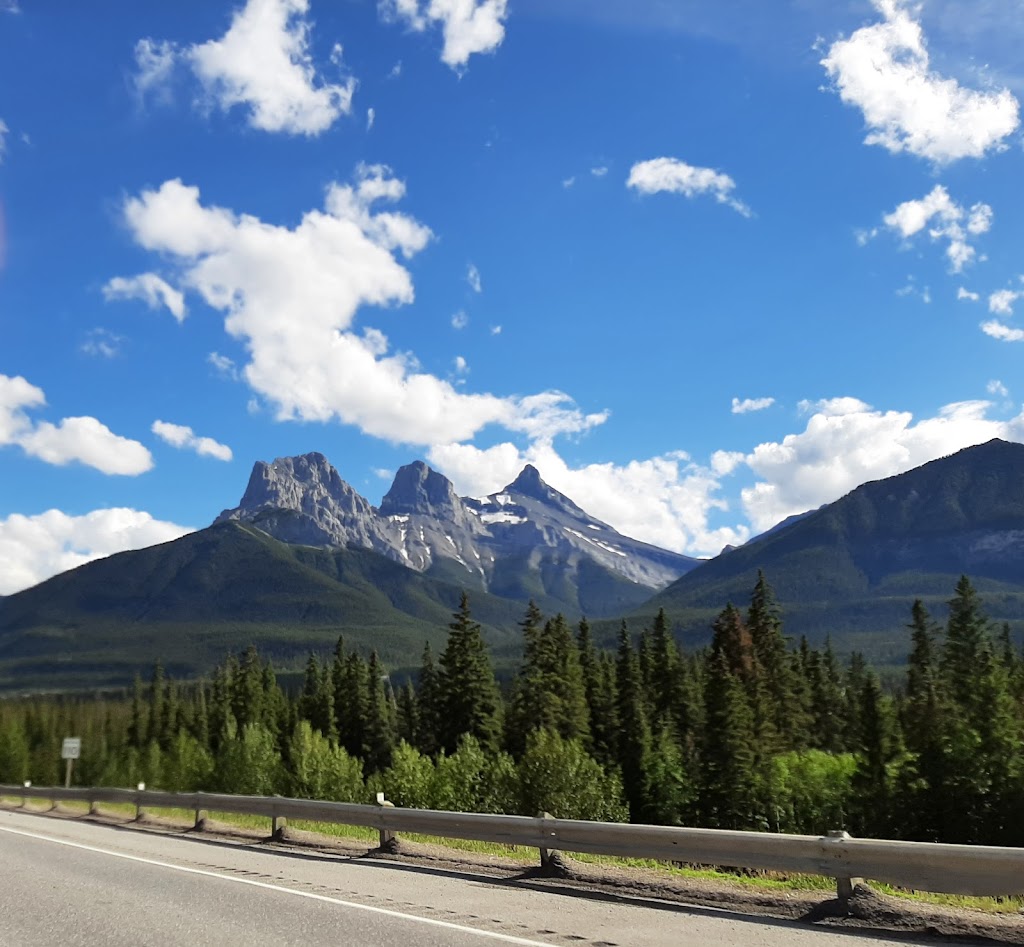 Three Sisters Mountain Village | 3M3J+79, Canmore, AB T1W 3L5, Canada | Phone: (403) 678-2433