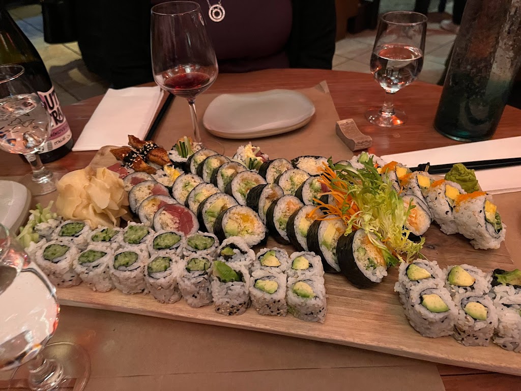 Restaurant Torii Sushi | 2131 Boul. le Carrefour, Laval, QC H7S 1Z7, Canada | Phone: (450) 978-8848