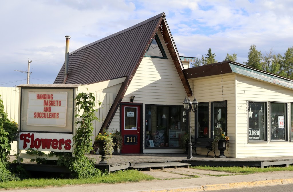 Sundre Flower Shoppe | 311 Main Ave W, Sundre, AB T0M 1X0, Canada | Phone: (403) 638-3866