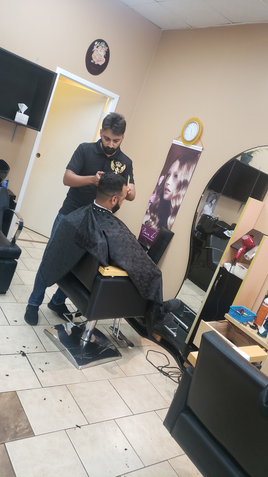 Sonu Haircut Newton | 7093 King George Blvd # 235, Surrey, BC V3W 5A2, Canada | Phone: (778) 565-4411