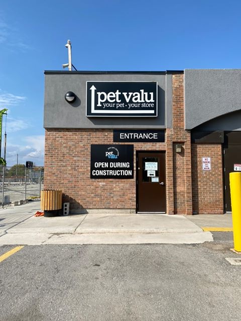 Pet Valu | 1245 Dupont St, Toronto, ON M6H 2A6, Canada | Phone: (416) 536-4282