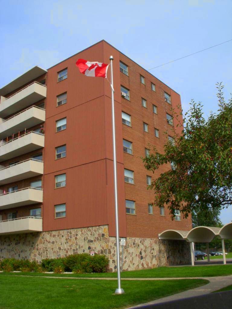 Confederation Square I Apartments | 1195 Fennell Ave E, Hamilton, ON L8T 1S9, Canada | Phone: (905) 389-1644