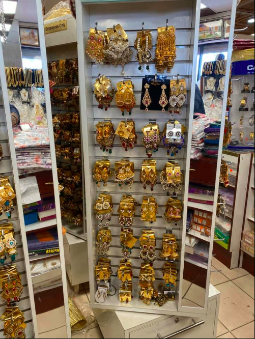 Varathas Silk & Giftware | 4565 Sheppard Ave E, Scarborough, ON M1S 1V3, Canada | Phone: (416) 291-4144