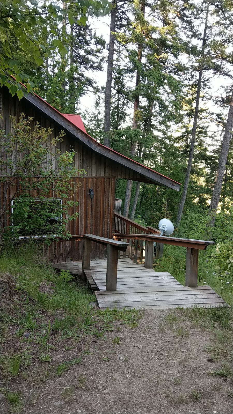 Arrow Beach Cottages | Unnamed Road, Central Kootenay K, BC V1N 4V8, Canada | Phone: (250) 269-7228