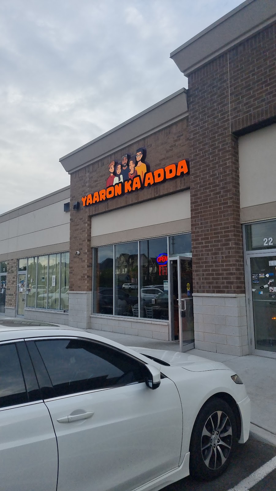 Yaaron Ka Adda | 3920 Eglinton Ave W, Mississauga, ON L5M 8A7, Canada | Phone: (905) 569-9222