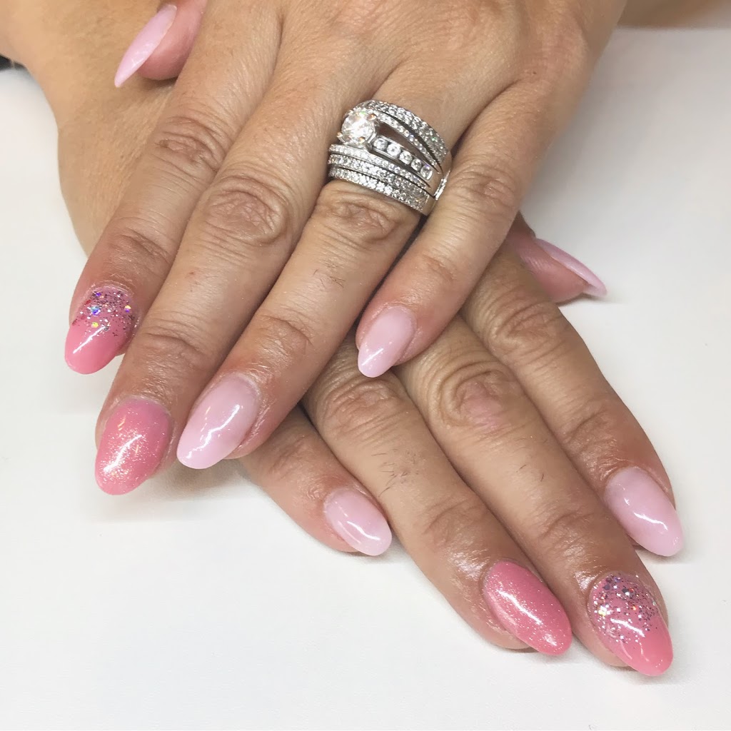 Ongles gel Sylvie | 356 Rue Notre Dame, Charlemagne, QC J5Z 1J2, Canada | Phone: (514) 531-8967