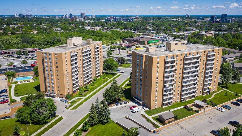 Capitol Hill I Apartments | 11 Overlea Dr, Kitchener, ON N2M 5C8, Canada | Phone: (519) 745-4876