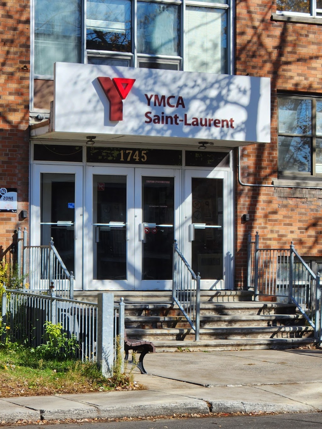 YMCA Saint-Laurent - Les YMCA du Québec | 1745 Rue Décarie, Saint-Laurent, QC H4L 3N5, Canada | Phone: (514) 747-5353