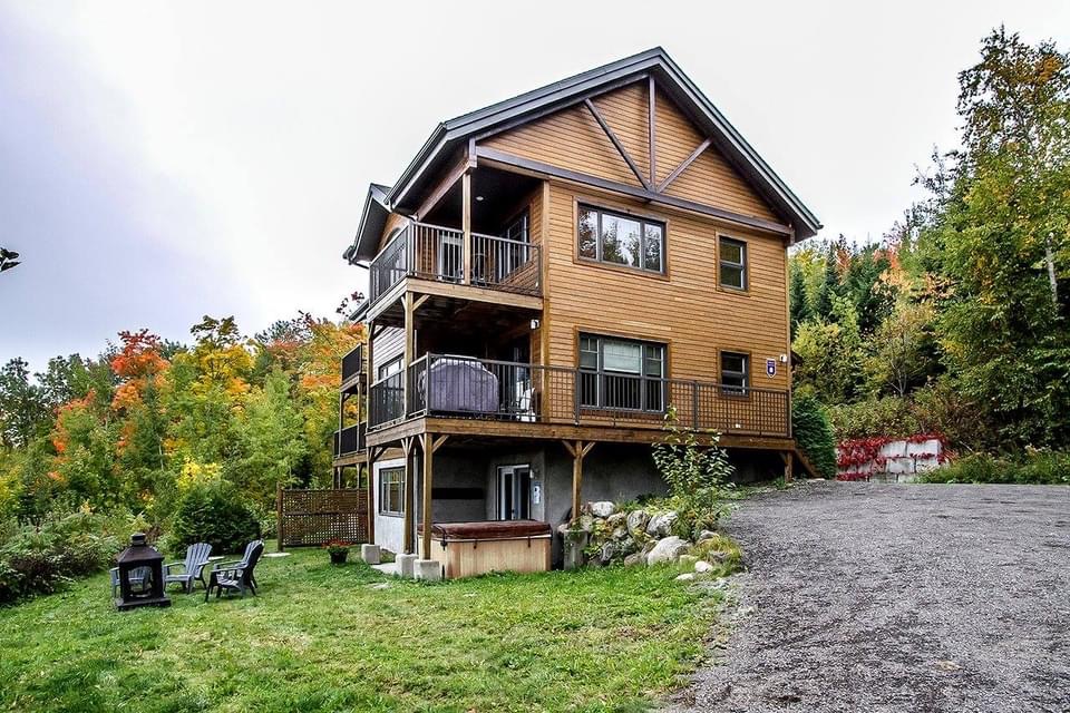 Aires du Massif - Chalets à louer | 56 Chem. de la Vieille-Rivière, Petite-Rivière-Saint-François, QC G0A 2L0, Canada | Phone: (450) 268-9999