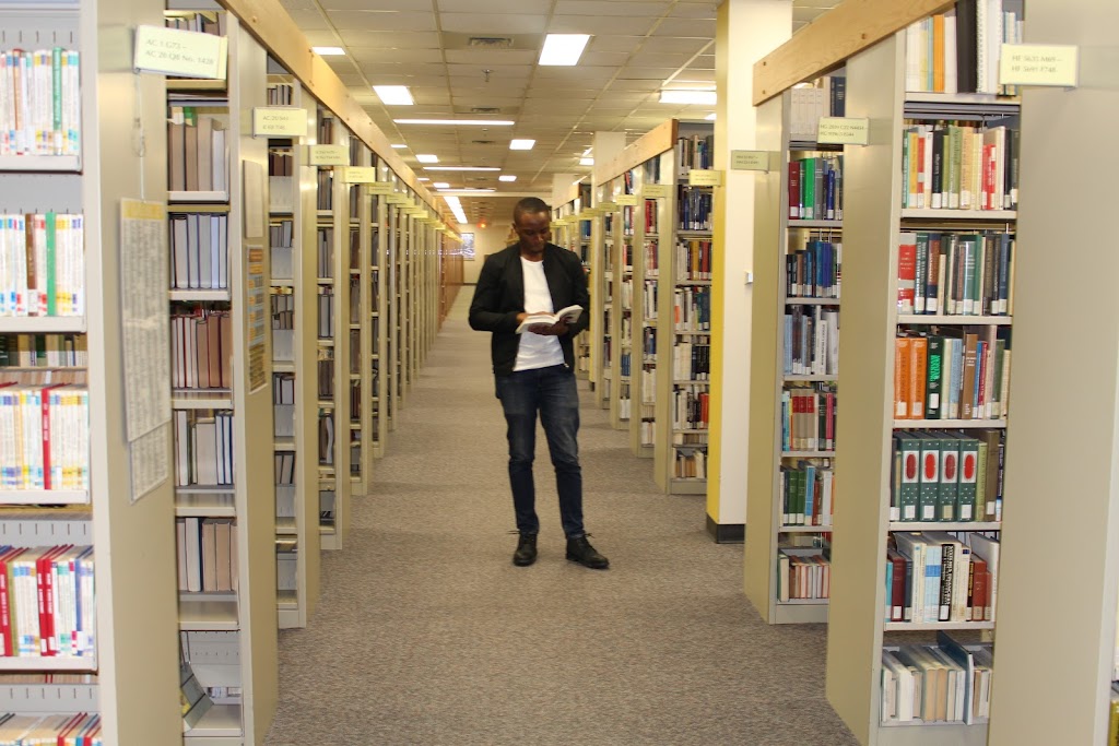 Bibliothèque Champlain | 415 Université Ave, Moncton, NB E1A 3E9, Canada | Phone: (506) 858-4157