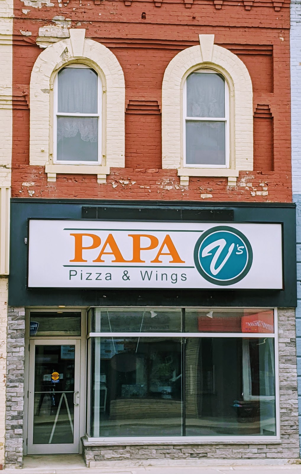Papa Vs Pizza & Wings | 208 Durham St E, Walkerton, ON N0G 2V0, Canada | Phone: (519) 507-7000