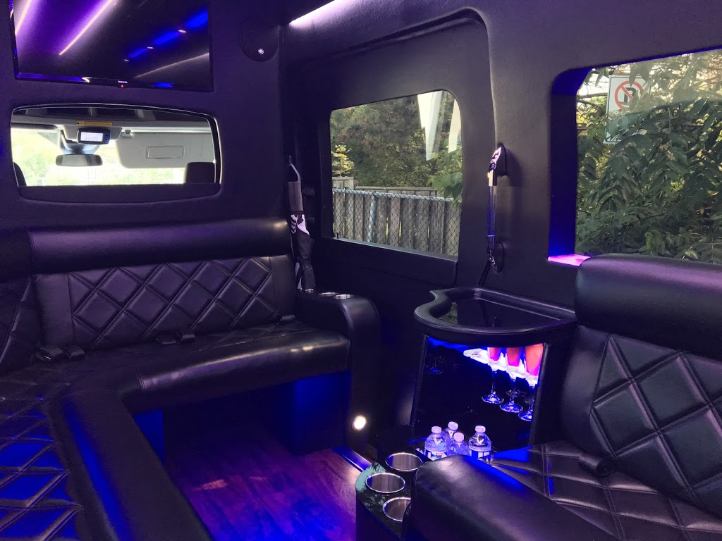 Fantasy Line Limousine | 352 Third Line, Oakville, ON L6L 4A4, Canada | Phone: (905) 901-0895