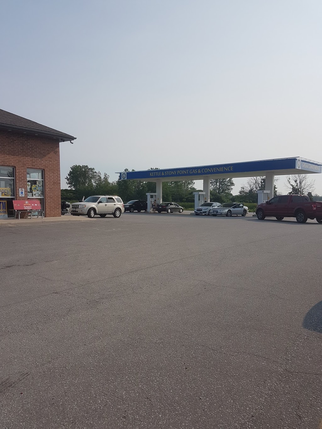 Kettle & Stony Point Gas & Convenience | 7119 Lakeshore Rd, Lambton Shores, ON N0N 1J2, Canada | Phone: (519) 786-3088